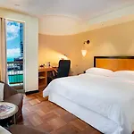 Sheraton Abu Dhabi Hotel & Resort