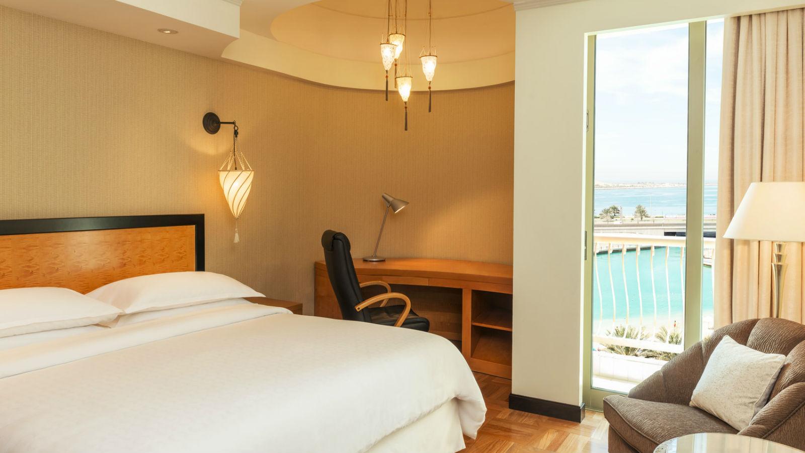 Sheraton & 5* Abu Dhabi