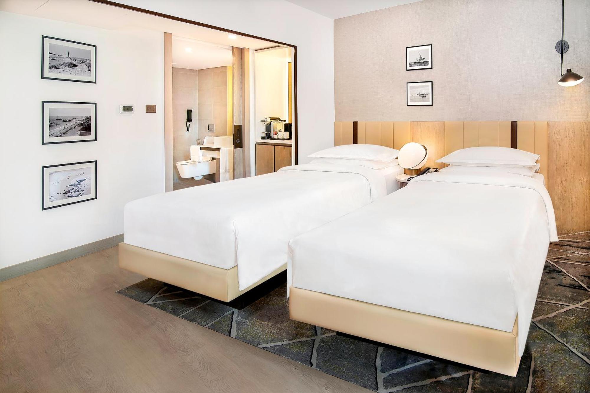 Sheraton & 5* Abu Dhabi
